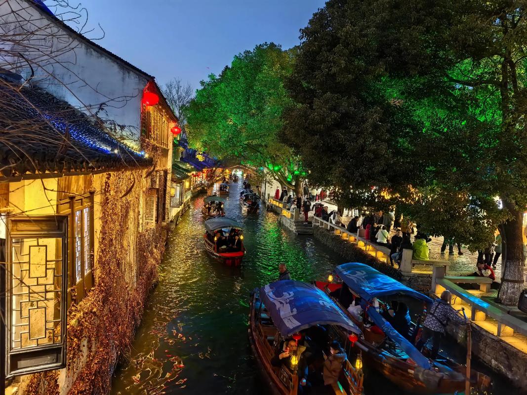 Souls of Ancient Water Towns: Zhouzhuang, Tongli & Luzhi